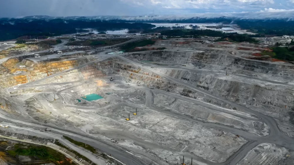 Luego de semanas de escándalo, Panamá le cierra la puerta a la minería de cobre