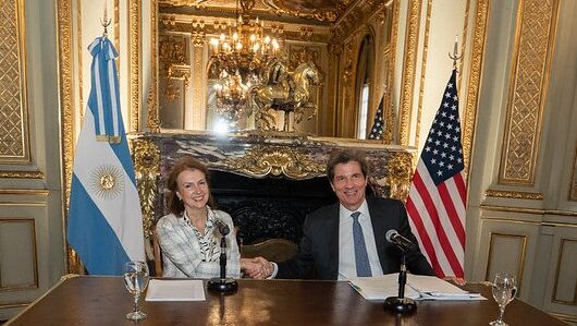 Argentina y Estados Unidos firmaron un memorándum de entendimiento por minerales críticos